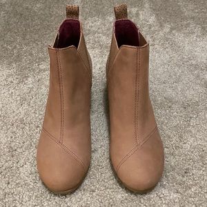 Brand new Tom’s wedges